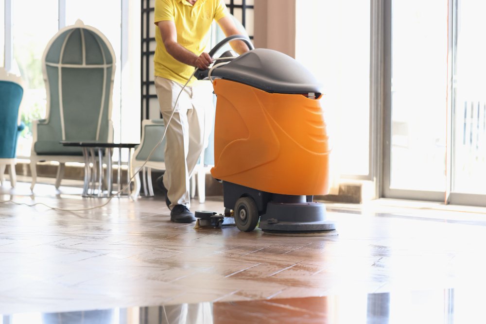 man-is-cleaning-hotel-lobby-with-industrial-vacuum-cleaner (1)